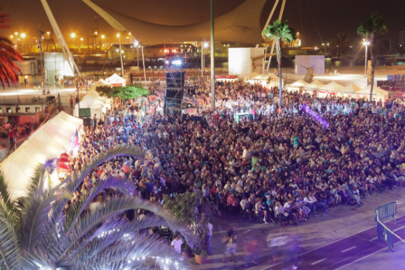 Cine+Food 2015 seduce con los fogones de 22 cocinas internacionales y oferta de cine y música al aire libre // CanariasCreativa.com