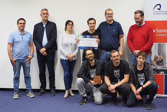 El equipo «Los terratoroides» GC002, y su plataforma aérea para detectar y dar respuesta a emergencias humanitarias, se alza con el primer premio de HackForGood Canarias 2019 // CanariasCreativa.com