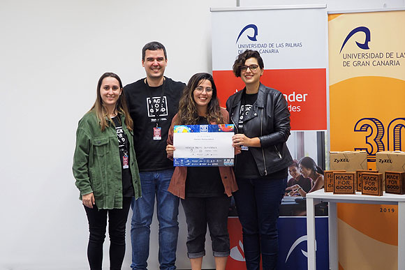 El equipo «Los terratoroides» GC002, y su plataforma aérea para detectar y dar respuesta a emergencias humanitarias, se alza con el primer premio de HackForGood Canarias 2019 // CanariasCreativa.com