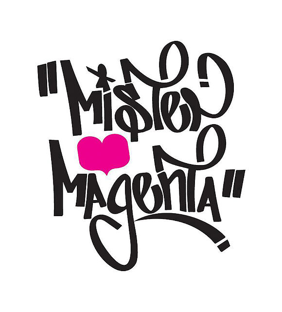 Emigrante con pasaporte magenta