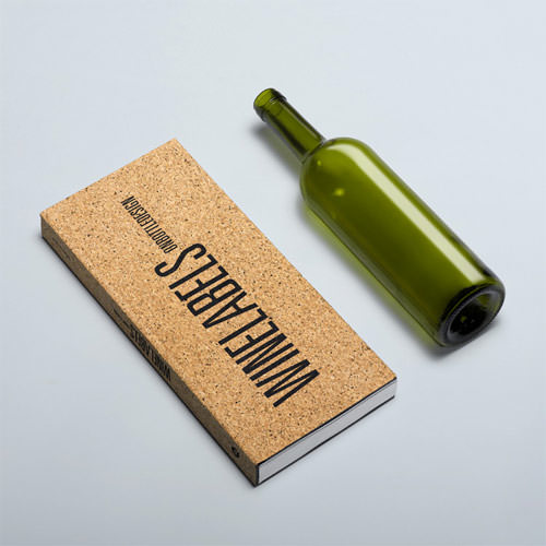 Etiquetas con historia y aroma afrutado